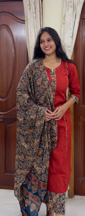 Red Kalamkaari Printed Cotton Kurti Set With Duppatta | ASF459