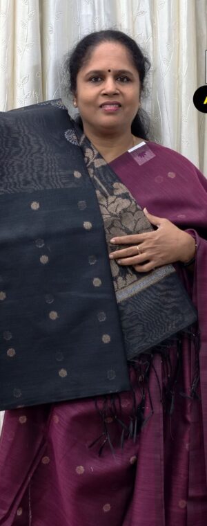 Black Borderless Banarasi Cotton Saree With Woven Pallu | ASF916