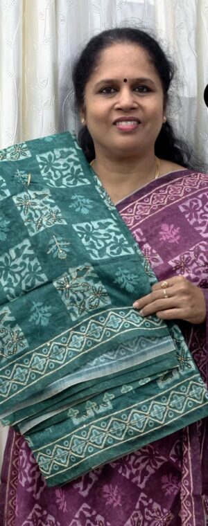 Green Floral Kantha Stitch Box Pattern Soft Cotton Saree | ASG686